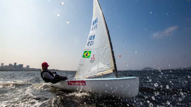 Velejador Jorge Zarif entra no Top 10 do Europeu de Finn, em Portugal