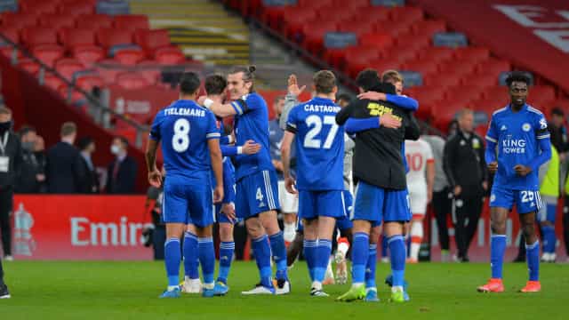 Leicester elimina o Southampton e decide a Copa da Inglaterra com o Chelsea