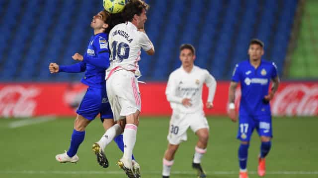 Real Madrid tropeça fora de casa e perde chance de colar no Atlético de Madrid