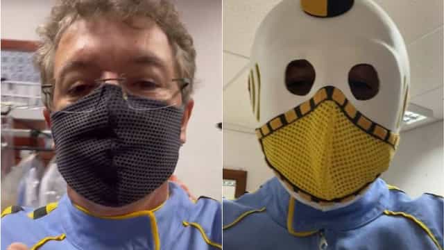 Boninho participa de festa do BBB 21 vestido de dummy