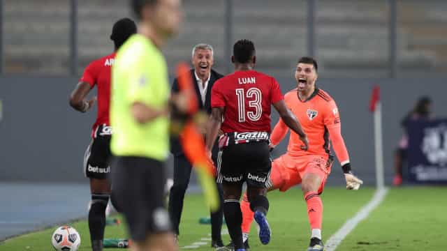 Crespo usa time misto do São Paulo para confronto com o Santo André, no Morumbi