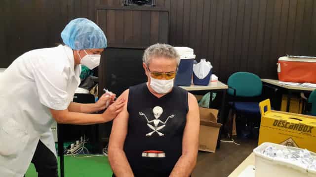 "Finalmente a segunda dose", diz cantor Zé Ramalho após ser vacinado