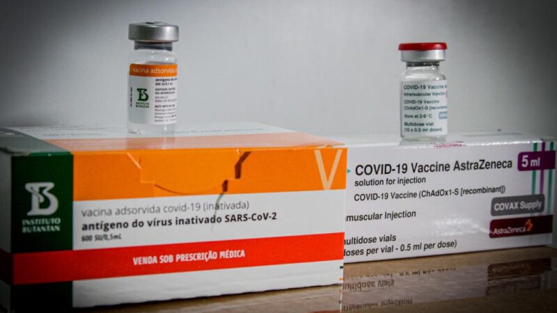 Distribuição de 76,2 mil doses das vacinas CoronaVac e AstraZeneca é definida em Mato Grosso