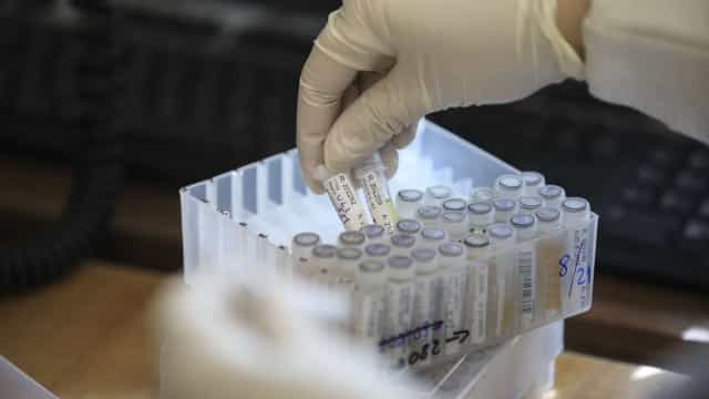 Número de casos de variantes indianas está aumentando na Europa