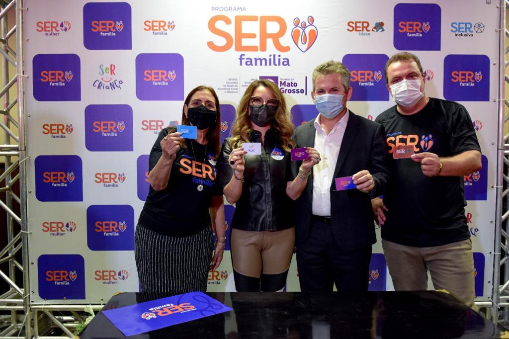 Primeira-dama dá início a entrega dos cartões SER Família nesta sexta-feira (28)