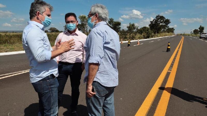 “Era uma dívida histórica que o Estado tinha com a região”, afirma governador ao vistoriar obras em rodovias