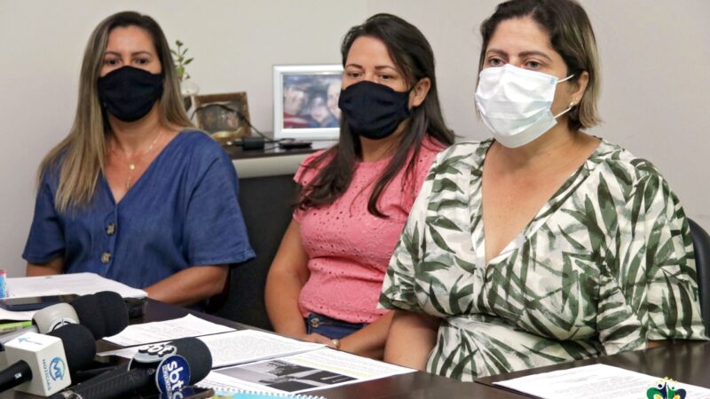 SECRETÁRIA LÉIA TORRES FALA SOBRE VOLTA ÀS AULAS, PROGRESSÕES E ÁREA DA ESCOLA ATALAIA