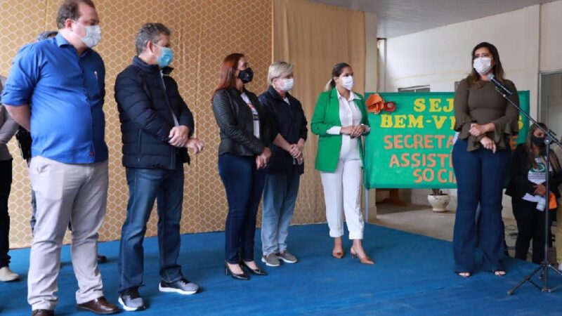 “Agradecemos a nossa primeira-dama Virginia Mendes, mulher de força que ajuda nossa população”, destaca a prefeita de Santo Antônio de Leverger