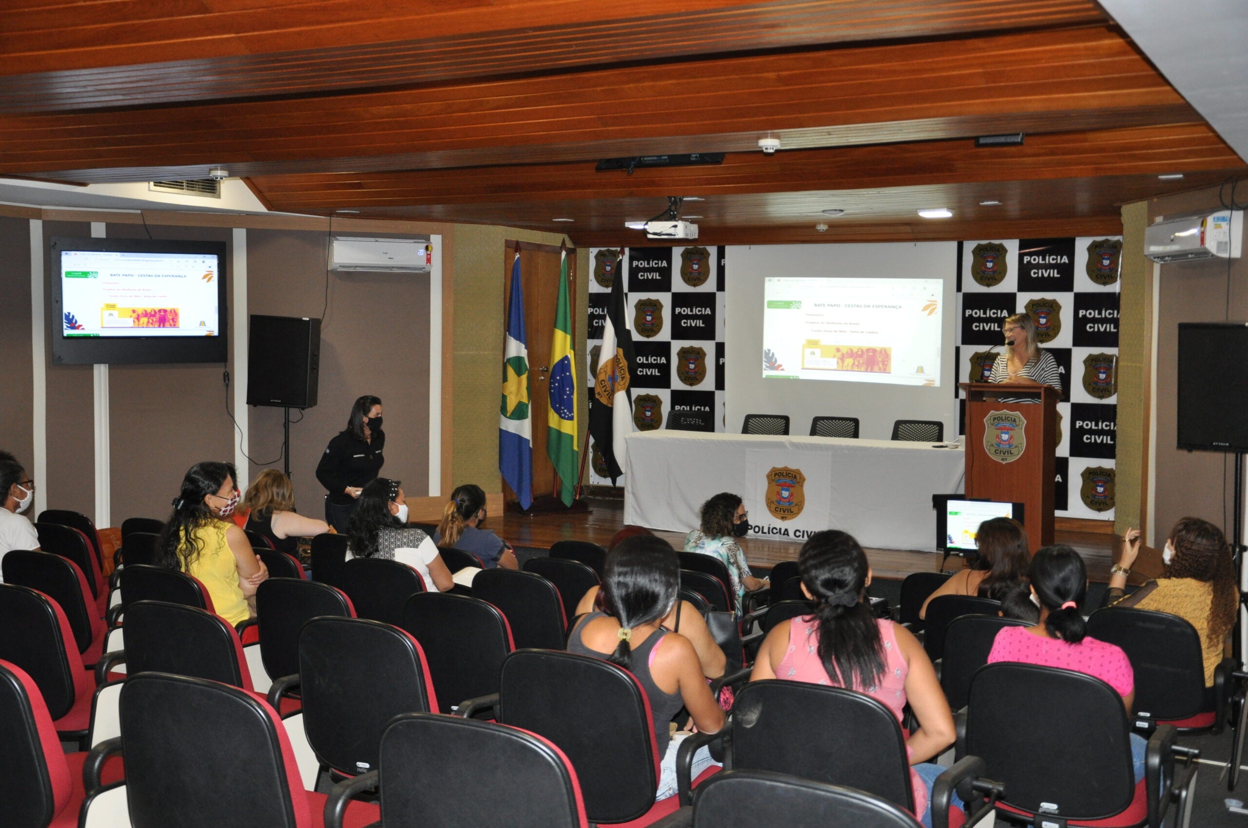 Projeto oferta mentoria sobre legislação e orientação em empreendedorismo a vítimas de violência doméstica