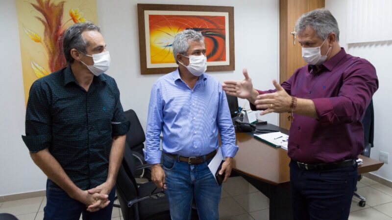 Vereadores de Guarantã visitam deputado Dilmar Dal Bosco