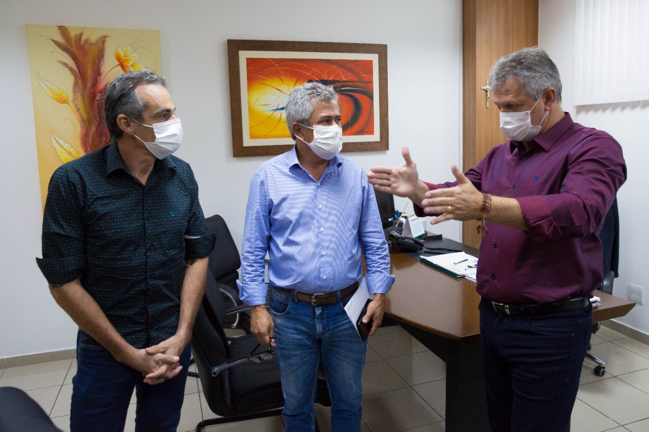 Vereadores de Guarantã visitam deputado Dilmar Dal Bosco