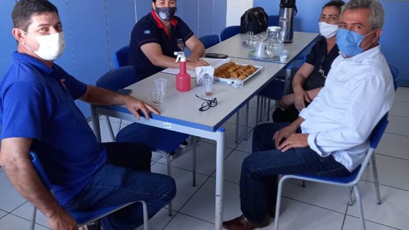 Vereador Zilmar e Secretária de ação social visitam guarda mirim de Colíder