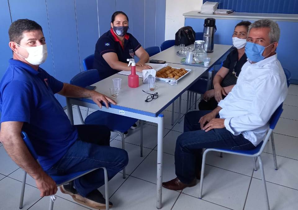 Vereador Zilmar e Secretária de ação social visitam guarda mirim de Colíder