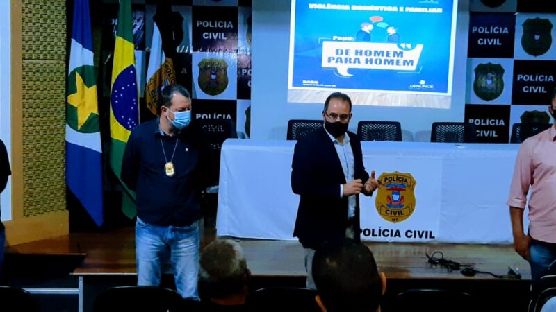 Projeto da Polícia Civil promove palestra sobre violência doméstica com homens que respondem a procedimentos policiais