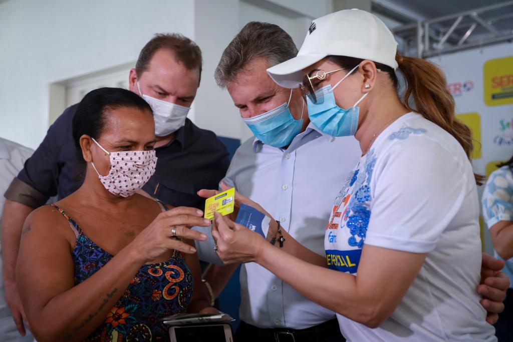 Primeira-dama entrega cartões do Ser Família Emergencial em 20 municípios na próxima semana