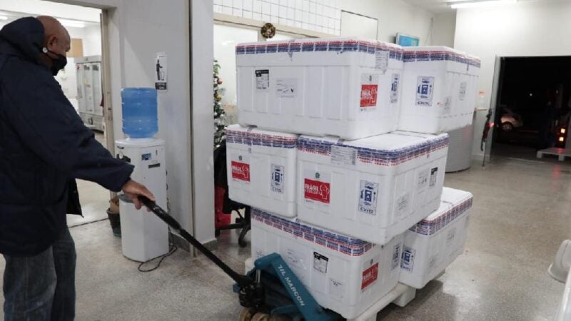 Mato Grosso recebe 14.800 doses de Coronavac neste sábado (08)