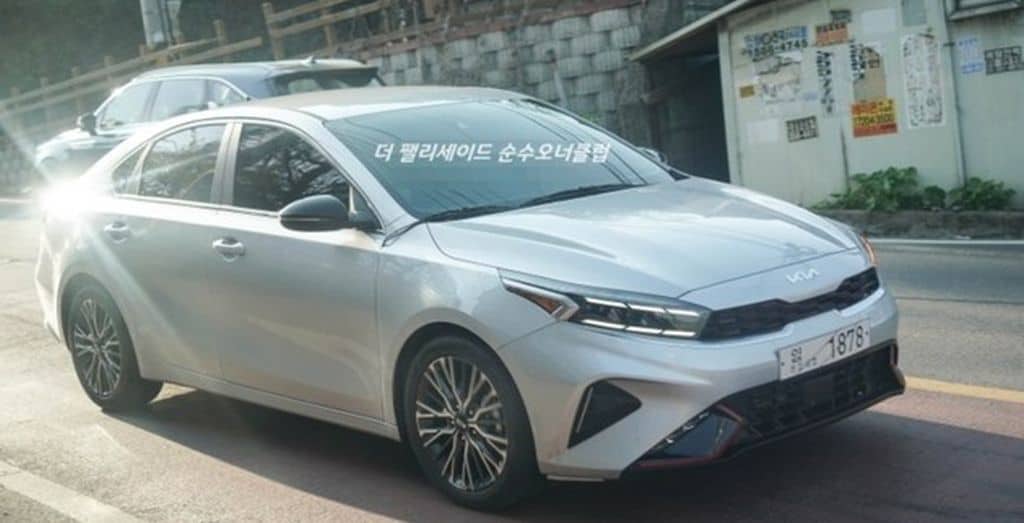 Novo Kia Cerato 2022 é flagrado nas ruas da Coreia do Sul