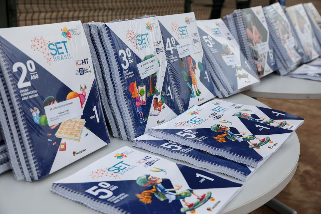 Apostilas adquiridas pela Seduc universalizam conteúdo didático e pertencem aos alunos