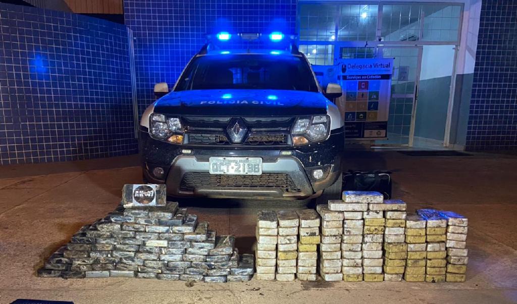 Polícia Civil apreende 149 tabletes de entorpecentes que eram transportados em fundo falso de caminhão