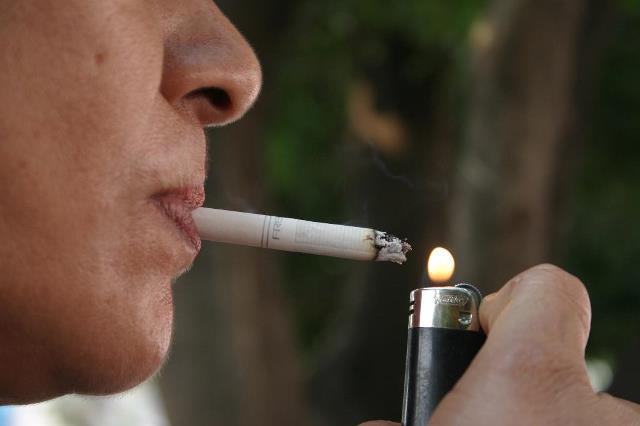 Tratamento contra tabagismo é pautado em avaliação comportamental, explica pneumologista