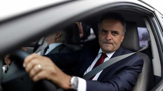 Aécio defende quebra temporária de patentes para acelerar compra de vacinas