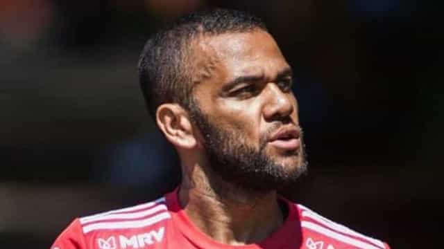 São Paulo detecta estiramento em Benítez e submete Daniel Alves a exames