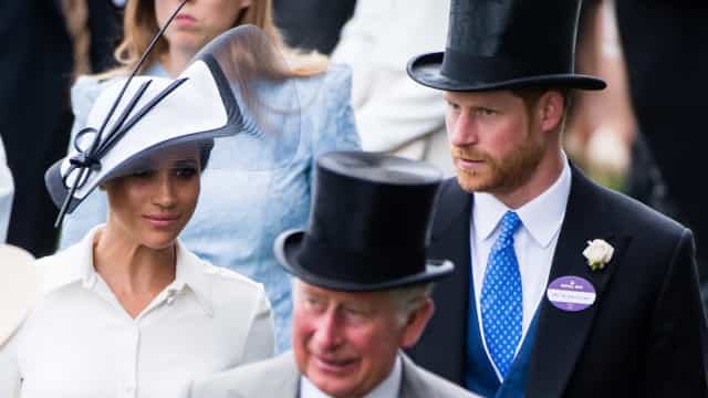 Príncipe Charles é acusado de ‘desprezar’ Meghan em mensagem pública