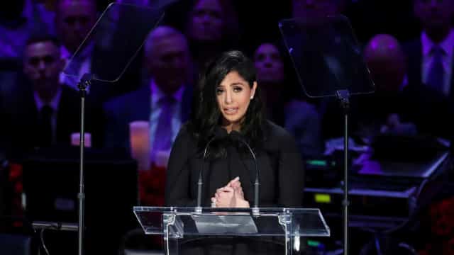 Vanessa Bryant faz discurso emocionante para Kobe e Gigi no Hall da Fama