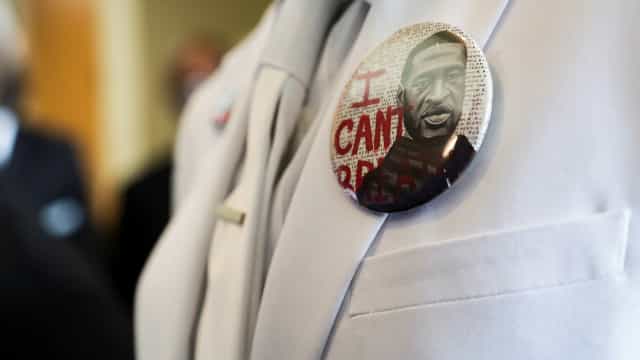 Chauvin e três ex-agentes enfrentam novas acusações pela morte de Floyd nos EUA