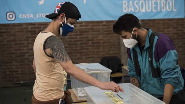 Conheça o perfil de 5 nomes eleitos para a Assembleia Constituinte do Chile