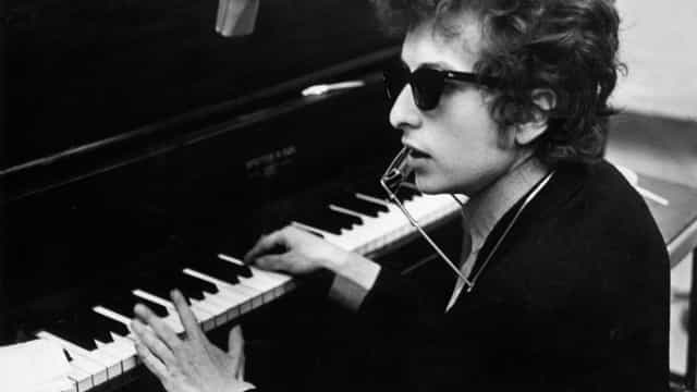 Cidade natal de Bob Dylan se divide entre ressentimento e orgulho do filho ilustre