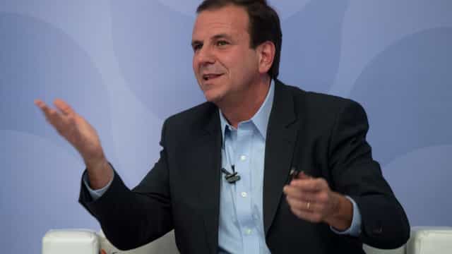 Paes é multado pela prefeitura por não usar máscara em estabelecimento comercial