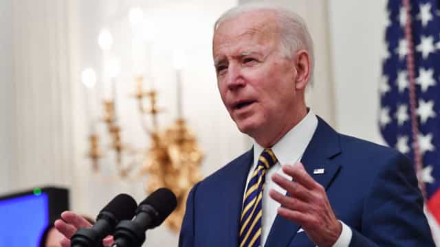 Biden defende veículos elétricos e diz que China não ganhará competição do século