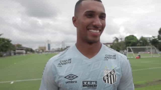 Lucas Braga se inspira em Soteldo para liderar jovem ataque do Santos