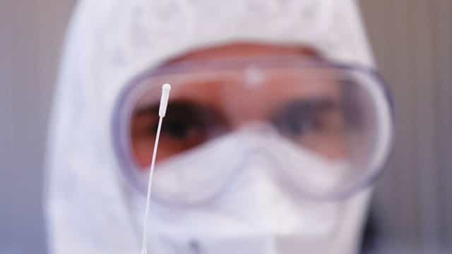 Companhia aérea oferece teste PCR grátis nos voos entre Brasil e Europa