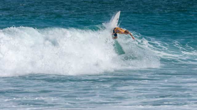 Sede do surfe olímpico recusa pedido do Brasil e teste de covid-19 vira impasse