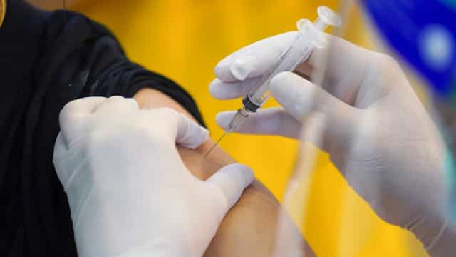 SP entrega 1,1 milhão de doses da vacina ao PNI; novas remessas dependem de IFA