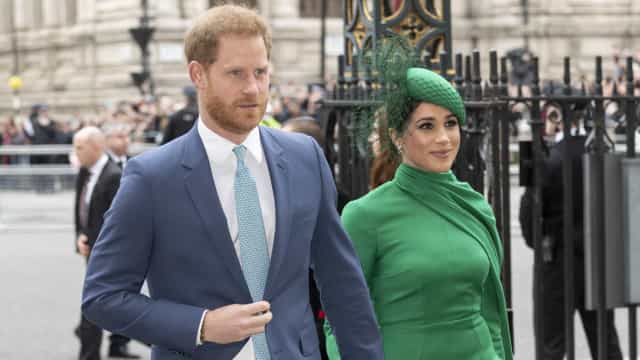 Harry e Meghan Markle recebem pedido de desculpa de grupo antimonárquico