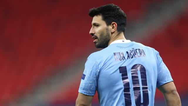 Manchester City homenageia Agüero antes de último jogo do ídolo em Manchester