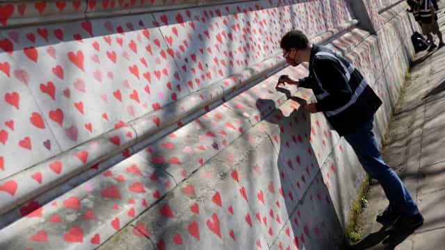 Covid-19. Casal morre em hospitais separados com uma hora de diferença