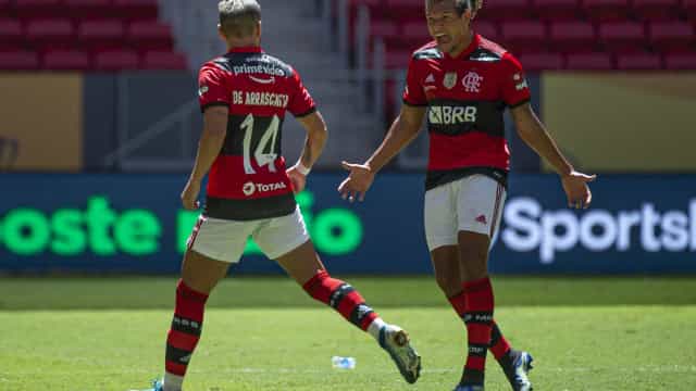 Flamengo goleia Volta Redonda e se classifica para a final do Carioca