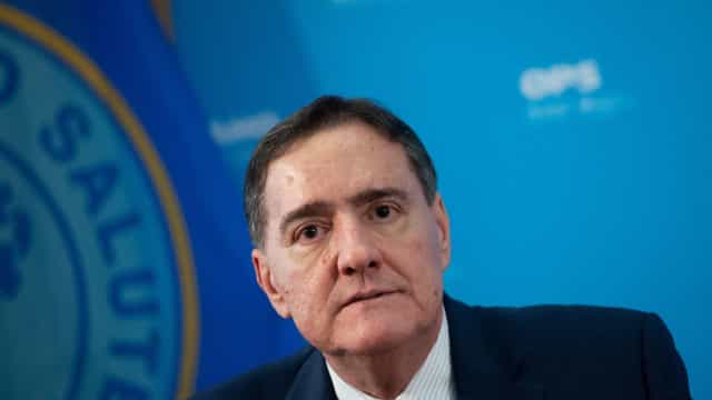 Covax: vice-diretor da Opas rebate Queiroga sobre atraso na entrega de vacinas