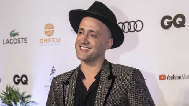 Irmã de Paulo Gustavo faz tatuagem em homenagem ao artista