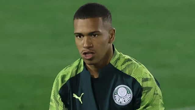 Herói do Palmeiras no clássico, Lucas Esteves diz não se abalar com as críticas