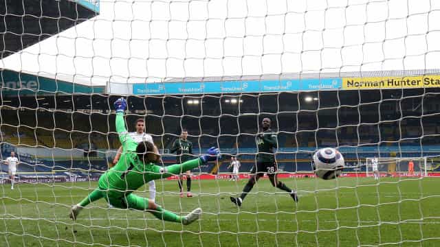 Tottenham joga mal, perde do Leeds e deixa escapar chance de colar no G4 inglês