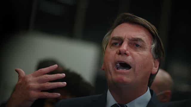 Bolsonaro diz que Petrobras estuda medida para dar previsibilidade a preço de combustível