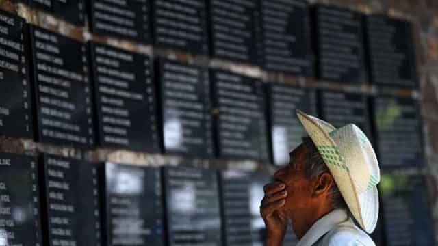 Civis redesenham massacre em El Salvador