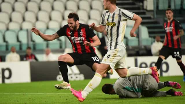 Em dia de quebra de jejum, Juventus perde para o Milan e sai do G4 do Italiano