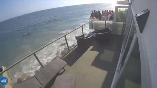 Varanda com mais de dez pessoas desaba durante festa de aniversário