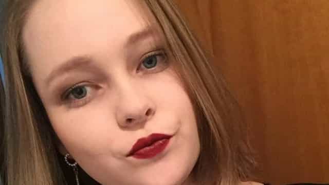 Jovem recebe carta de vizinho pedindo que use "roupas decentes" no prédio